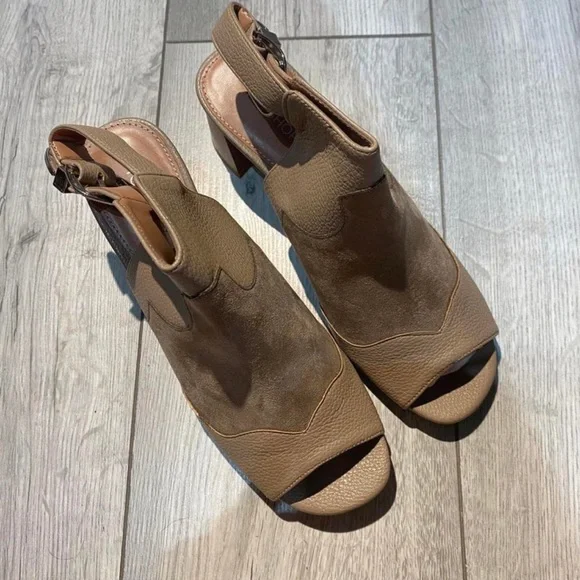 Topshop beige buckled cowboy style heels, UK size 7, brand new - Picture 2 of 4